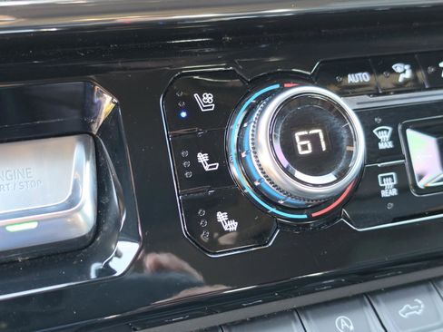 Certified 2023 GMC Sierra 1500 AT4 w/ AT4 Premium Package AWD/4WD image 29