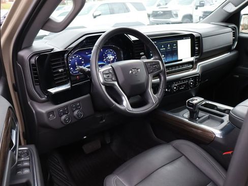 Used 2022 Chevrolet Silverado 1500 LT Trail Boss w/ LT Trail Boss Premium Package image 16