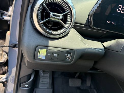 Used 2024 Chevrolet Blazer EV LT AWD/4WD image 28