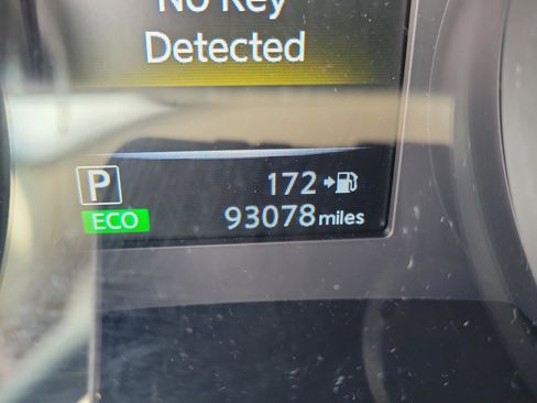 Used 2017 Nissan Rogue SV w/ SV Premium Package image 20