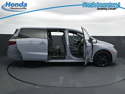 Used 2025 Honda Odyssey Sport-L image 44