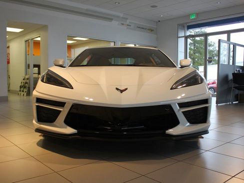 Used 2023 Chevrolet Corvette Stingray Premium Cpe w/ Z51 Performance Package RWD image 3