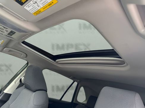 Used 2019 Toyota RAV4 XLE w/ Convenience Package AWD/4WD image 11