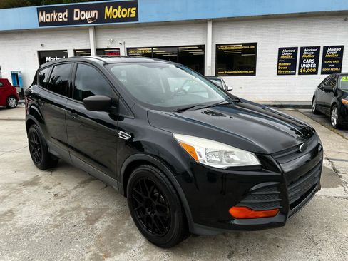 Used 2015 Ford Escape S FWD image 1