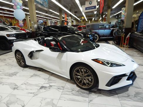 Used 2024 Chevrolet Corvette Stingray Premium Conv w/ Z51 Performance Package image 28