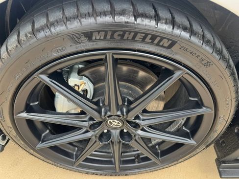 Used 2025 Toyota GR86 Premium RWD image 19
