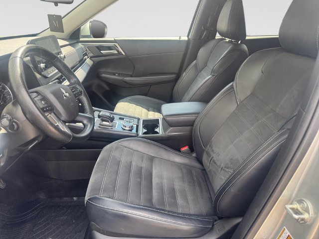 Used 2024 Mitsubishi Outlander SE AWD/4WD image 11