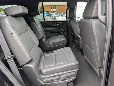 Used 2023 Chevrolet Tahoe LT w/ Luxury Package AWD/4WD image 13