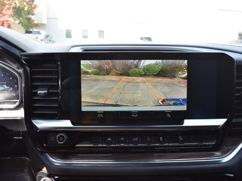 Used 2024 Chevrolet Silverado 1500 LT w/ Z71 Off-Road Package image 19