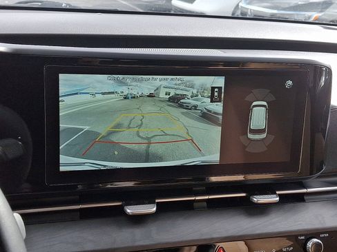 Certified 2022 Kia Carnival EX image 16