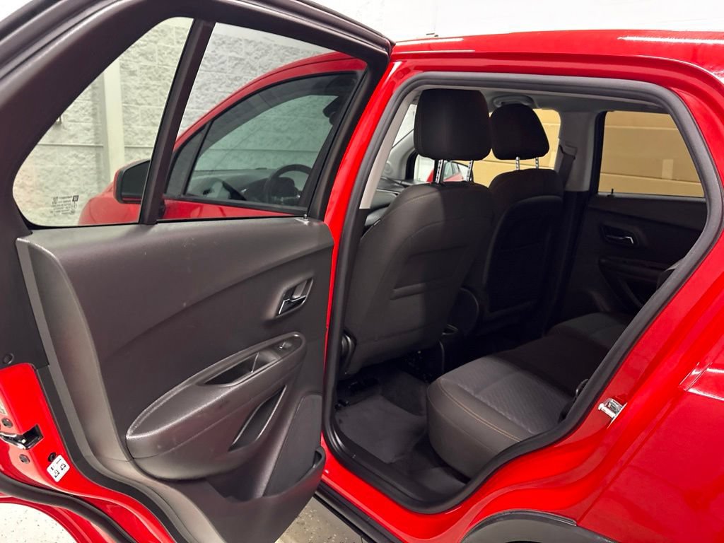 Used 2020 Chevrolet Trax LS w/ Tint and Cruise Package FWD image 28