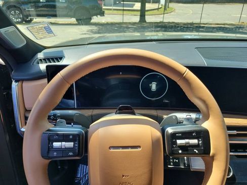 Used 2025 Hyundai Santa Fe Limited image 17