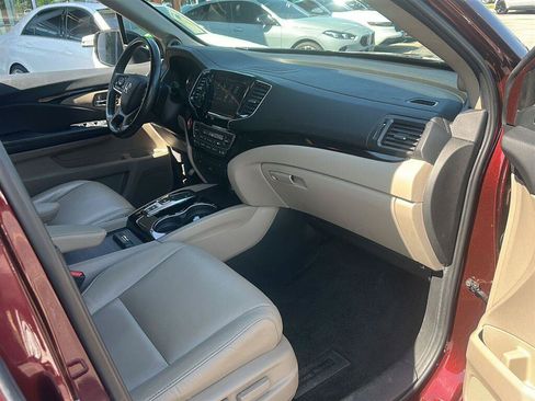 Used 2021 Honda Pilot Touring image 9