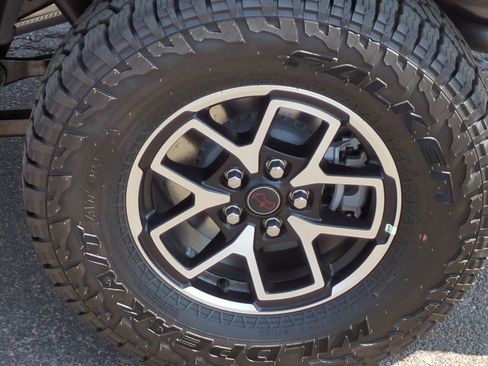 New 2025 Jeep Gladiator Rubicon w/ Steel Bumper Group image 26