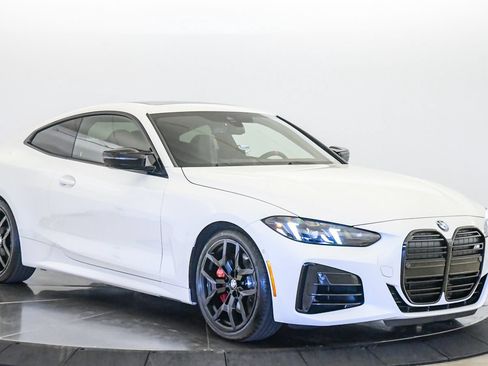 Used 2025 BMW M440i Coupe w/ Premium Package RWD image 6