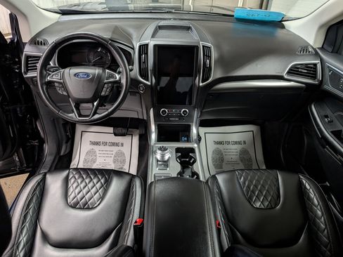 Used 2024 Ford Edge Titanium image 10