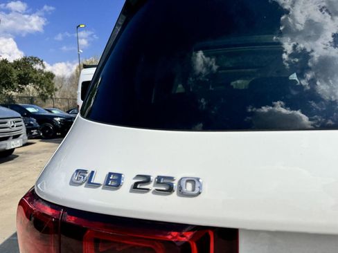 Certified 2022 Mercedes-Benz GLB 250 GLB 250 w/ Premium Package image 22