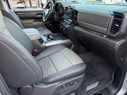 Used 2024 Chevrolet Silverado 2500 ZR2 image 29