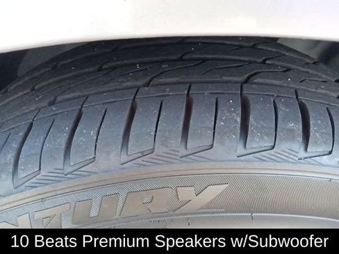 Used 2018 Chrysler 300 S w/ 300S Premium Group RWD image 10