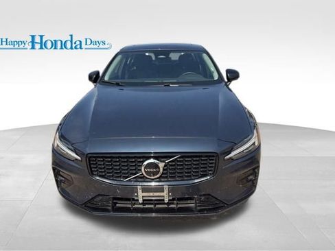 Used 2024 Volvo S60 B5 Plus image 6
