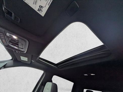 Used 2021 Chevrolet Silverado 1500 High Country w/ Technology Package image 14