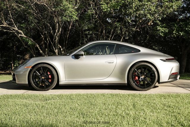 Used 2025 Porsche 911 Carrera S RWD image 3