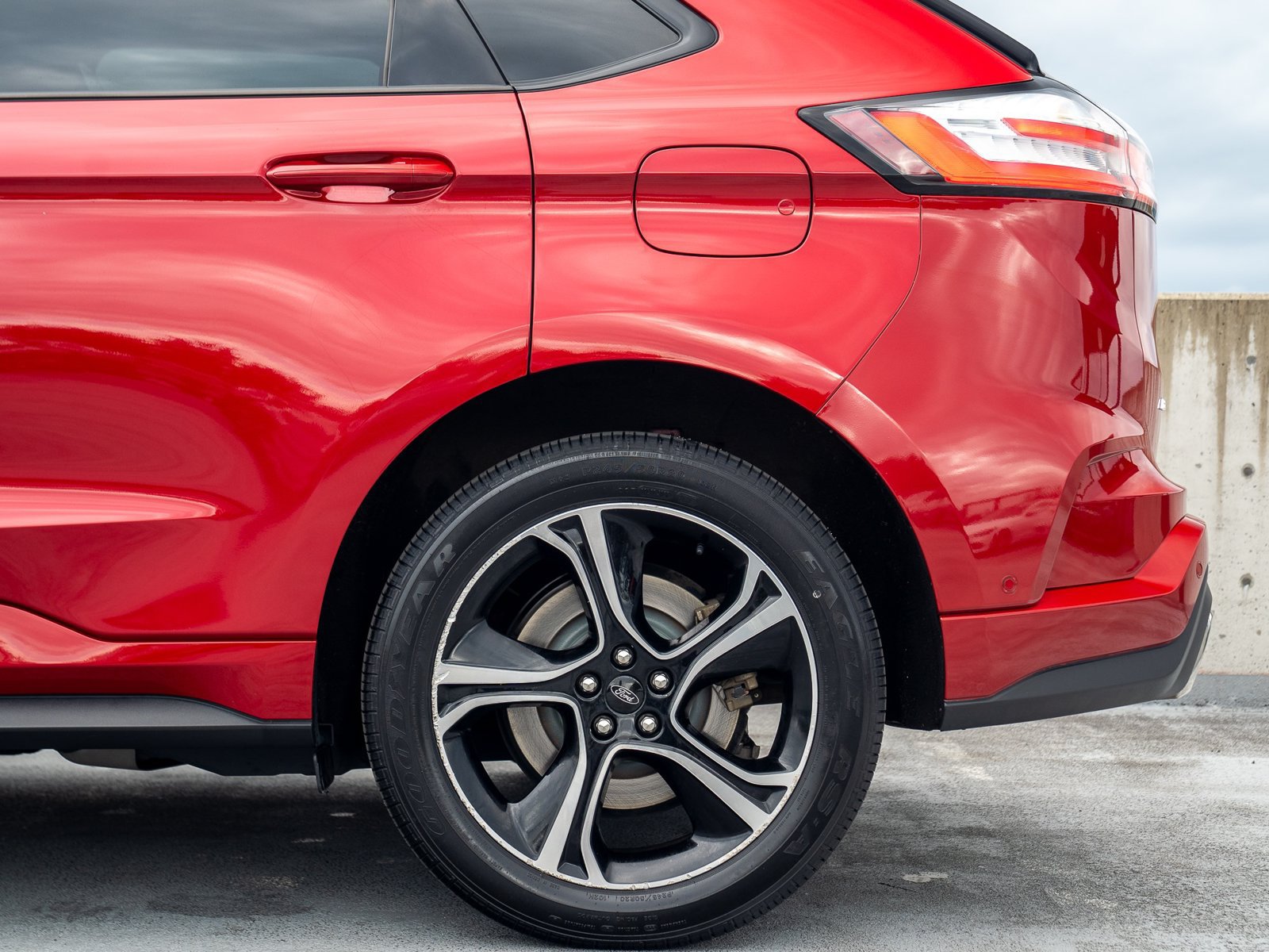Used 2020 Ford Edge ST w/ Equipment Group 401A AWD/4WD image 13