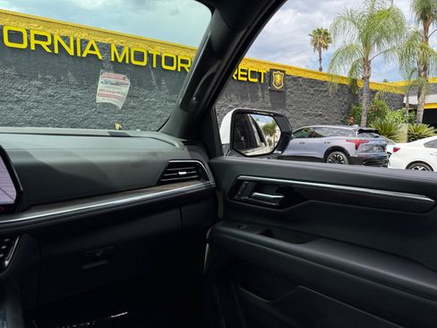 Used 2025 Chevrolet Tahoe LT AWD/4WD image 22