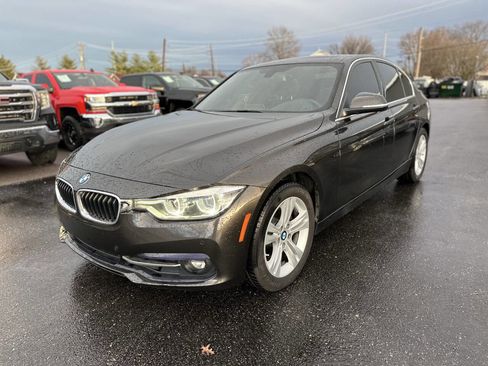 Used 2017 BMW 330i xDrive Sedan image 3