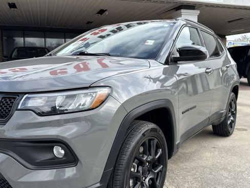 Used 2023 Jeep Compass Altitude w/ Sun and Sound Group image 5