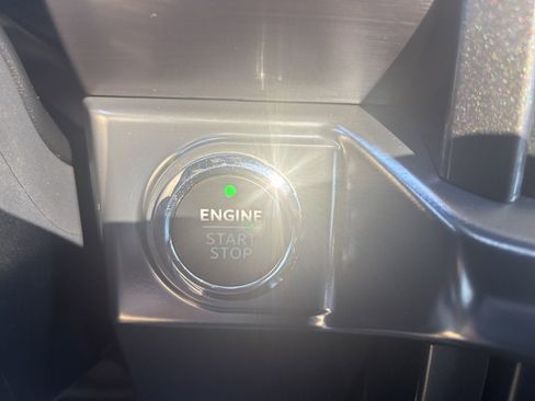 Used 2023 Ford F150 Lariat w/ Equipment Group 502A High image 15