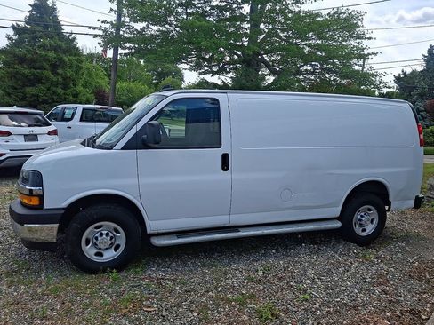 Certified 2024 Chevrolet Express 2500 w/ Driver Convenience Package RWD image 4