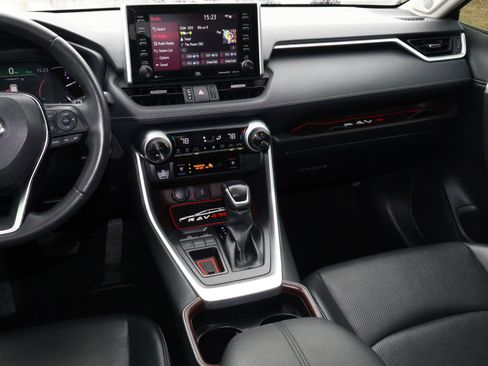 Used 2021 Toyota RAV4 Limited image 9