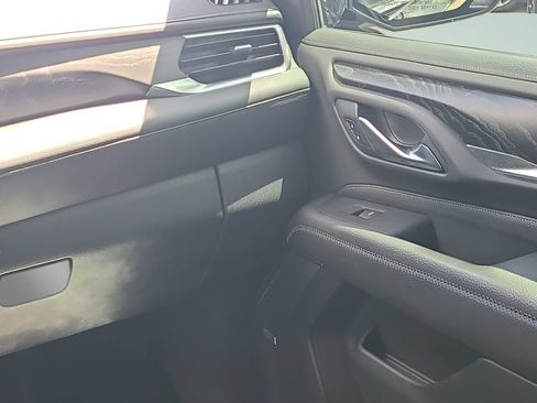 Used 2021 GMC Yukon Denali w/ Denali Premium Package RWD image 13