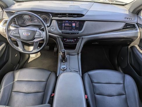 Used 2020 Cadillac XT5 Premium Luxury image 17