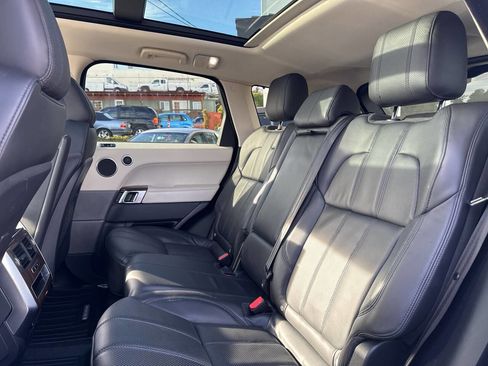 Used 2014 Land Rover Range Rover Sport HSE image 29