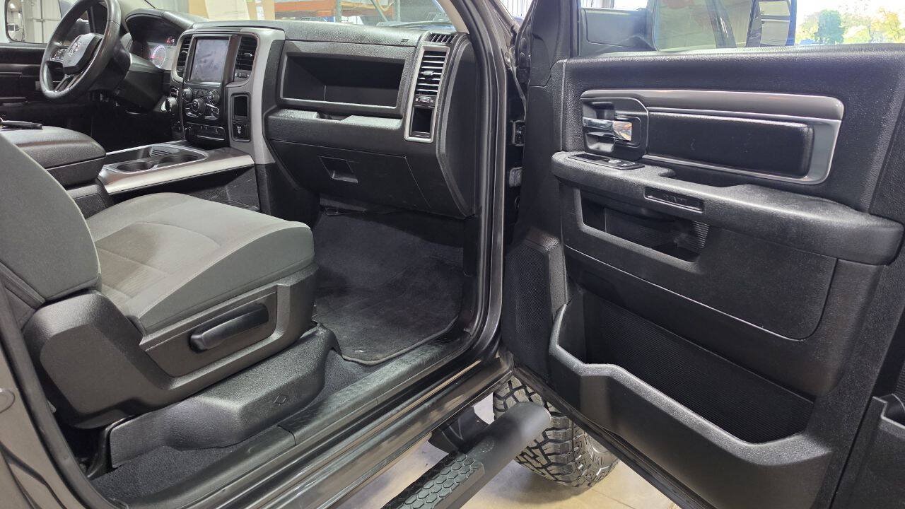 Used 2022 RAM 1500 Express w/ Express Value Package AWD/4WD image 18