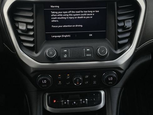 Certified 2023 GMC Acadia SLE w/ Driver Convenience Package image 17