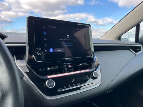 Used 2025 Toyota Corolla LE image 21