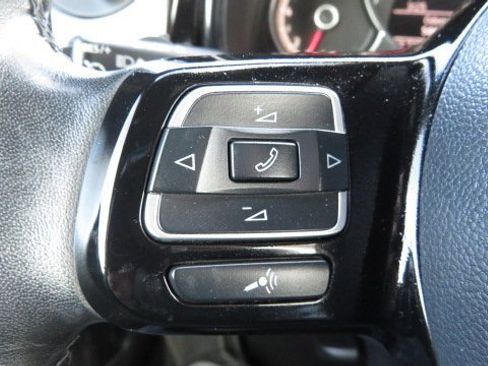 Used 2019 Volkswagen Beetle 2.0T S image 20