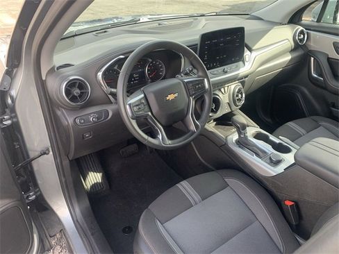 Certified 2025 Chevrolet Blazer LT w/ Convenience Package image 10