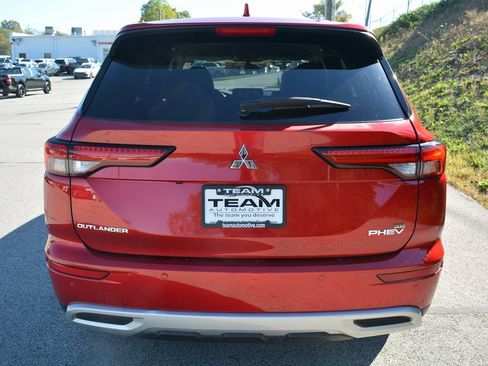 Used 2023 Mitsubishi Outlander SE image 6