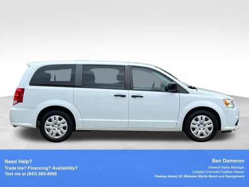 Used 2019 Dodge Grand Caravan SE FWD image 4