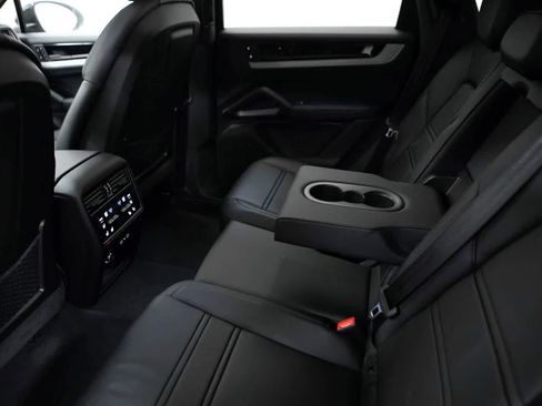 Certified 2026 Porsche Cayenne S AWD/4WD image 36