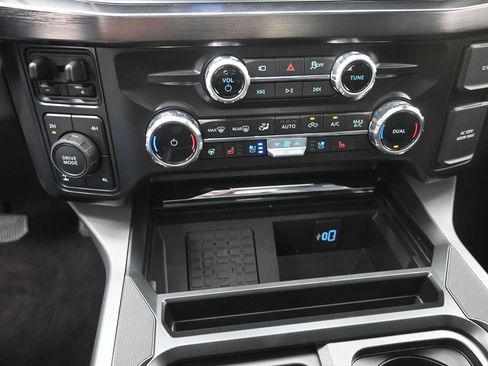 New 2026 Ford F250 Lariat w/ Black Appearance Package image 9