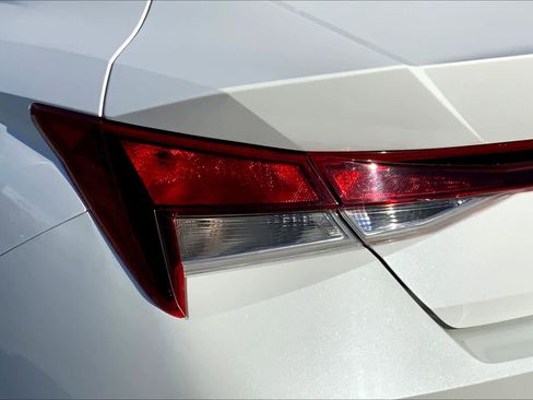 Used 2022 Hyundai Elantra SEL w/ Cargo Package FWD image 23
