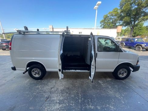 Used 2023 GMC Savana 2500 Extended w/ Driver Convenience Package RWD image 19