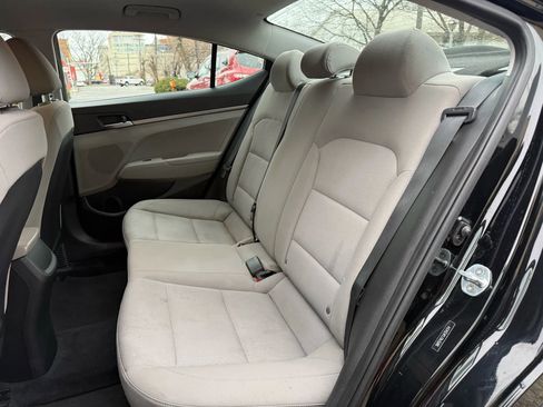 Used 2018 Hyundai Elantra SE image 14