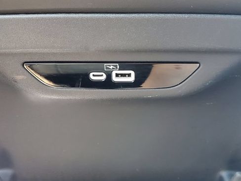 Certified 2023 Chrysler Pacifica Touring-L w/ S Appearance Package FWD image 24