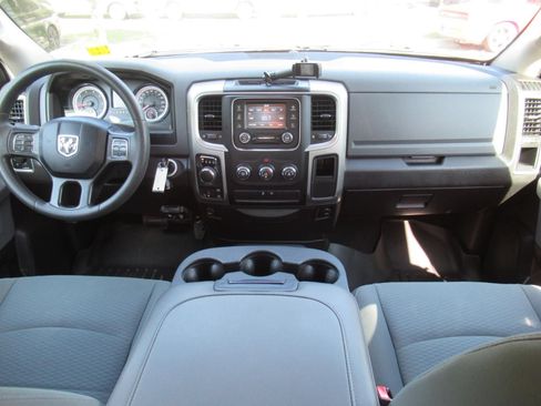 Used 2019 RAM 1500 Classic SLT AWD/4WD image 15